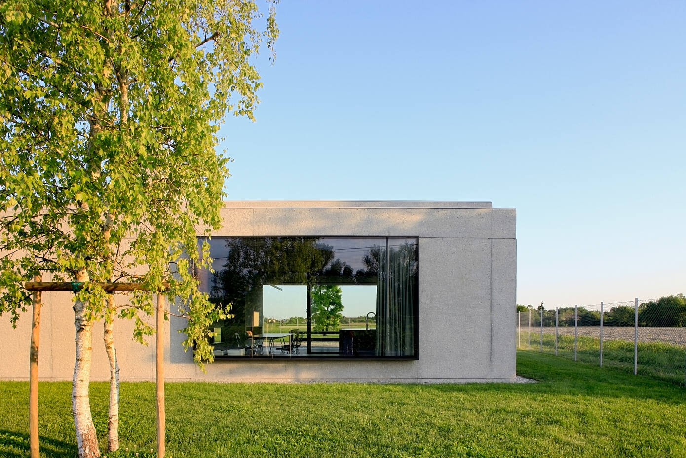 Minimal Villa by Mide Architetti