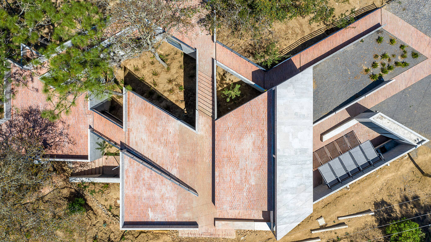 Silkworm Sanctuary by Lamz Arquitectura