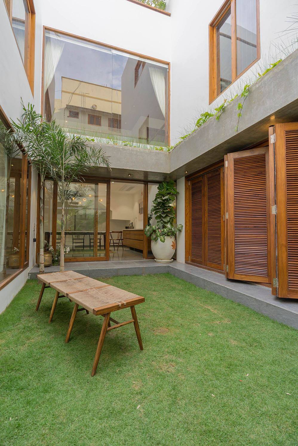 The Courtyard House by Urban Narratives