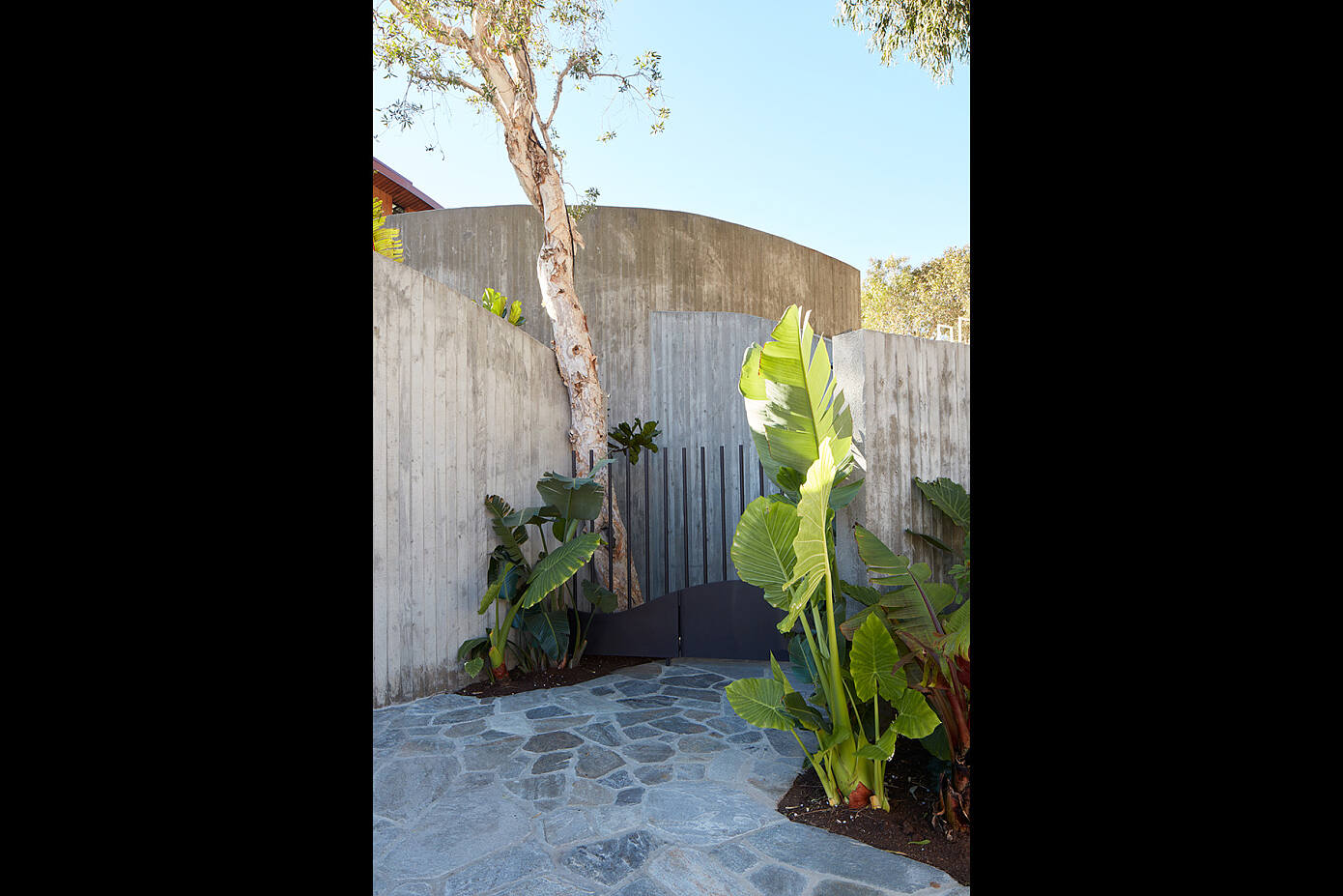 Carbon Beach House by Kovac Design Studio