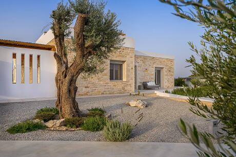 Villa Chelona by Arch2crete Architects - 1