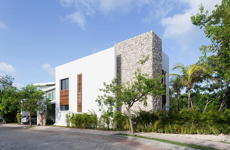 Delfines House by Estudio AM Arquitectos