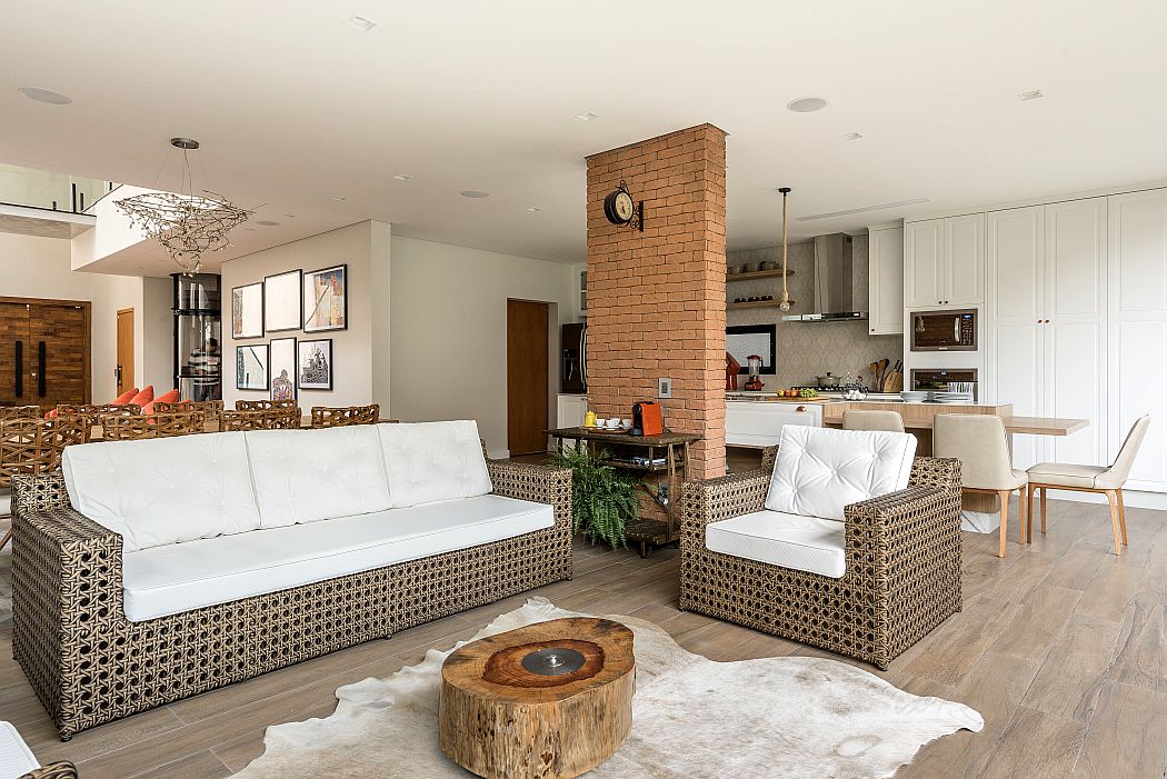 Two-Story House by PB Arquitetura