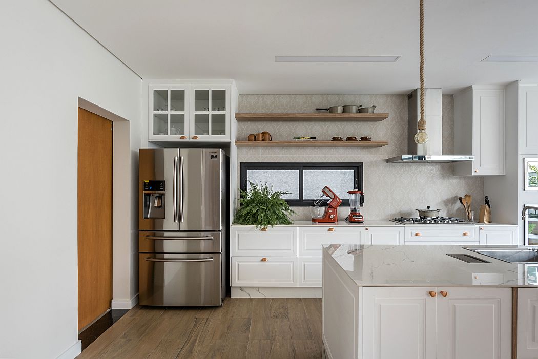 Two-Story House by PB Arquitetura