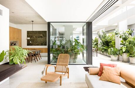 CR Apartment by Pascali Semerdjian Architects