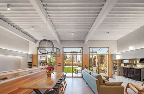 House in Carrer Muntanya by Sau Taller d’Arquitectura