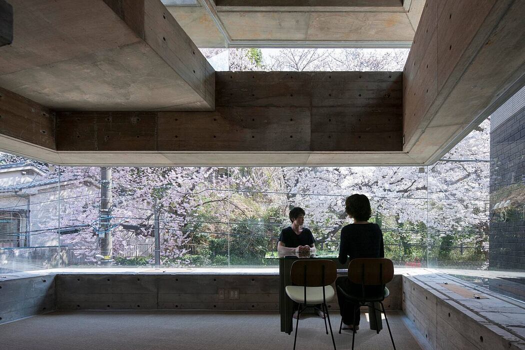 Oriel Window House by Shinsuke Fujii Architects - 1