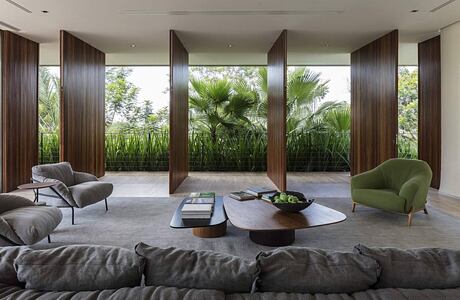 RV3 House by Aguirre Architecture