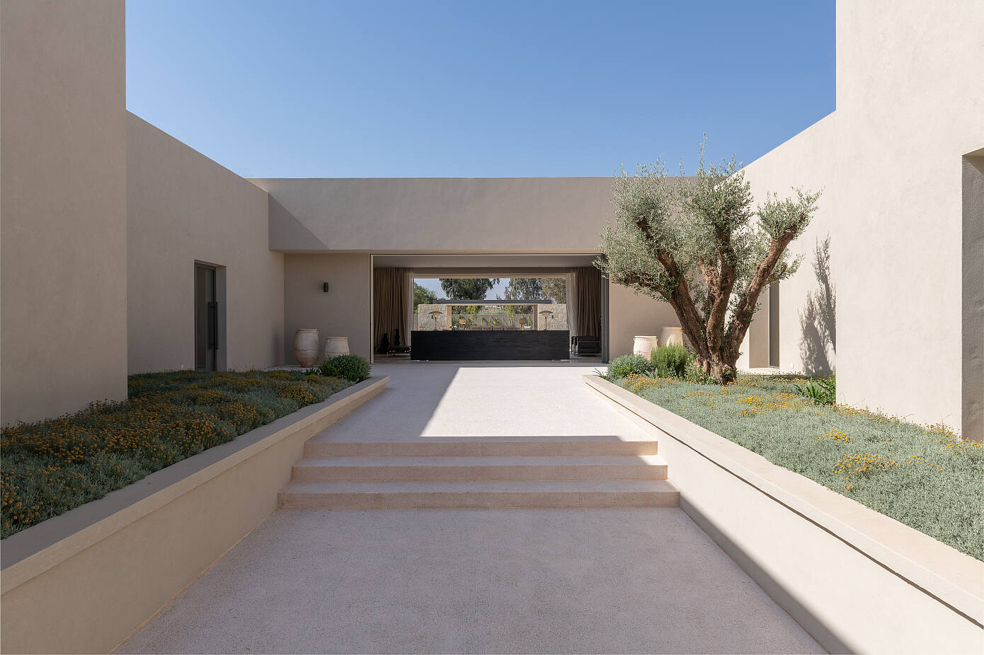 Villa Loha by E-H Atelier d’Architectures