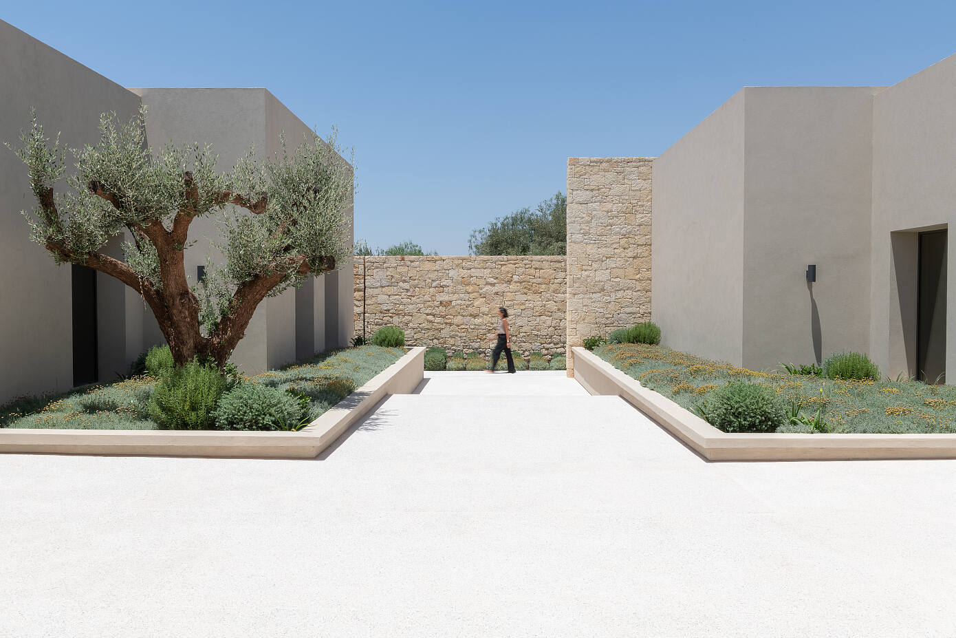 Villa Loha by E-H Atelier d’Architectures