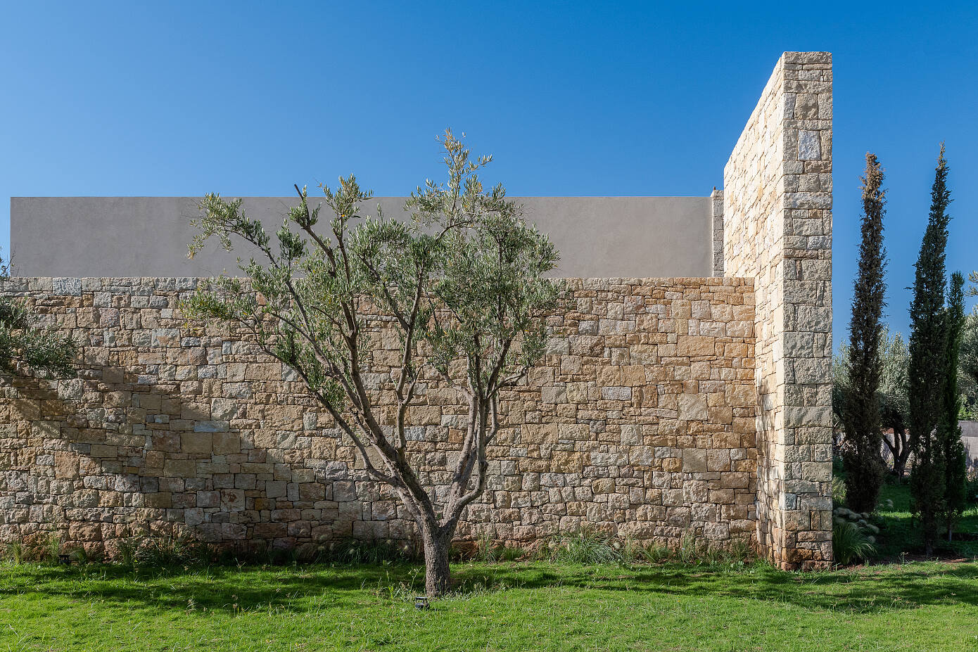 Villa Loha by E-H Atelier d’Architectures