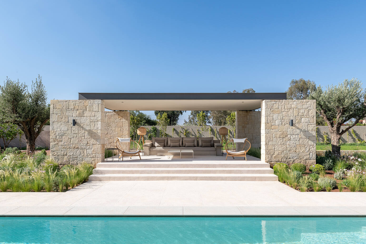 Villa Loha by E-H Atelier d’Architectures