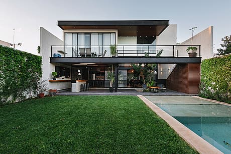 Casa MRVL by Arkham Projects - 1