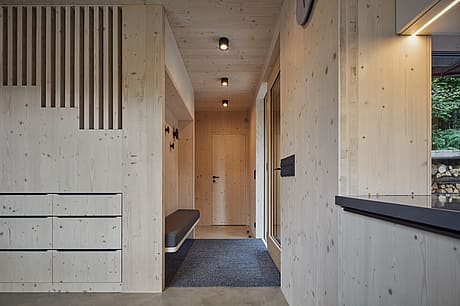 Cottage Inspired by a Ship Cabin by Prodesi/Domesi - 5