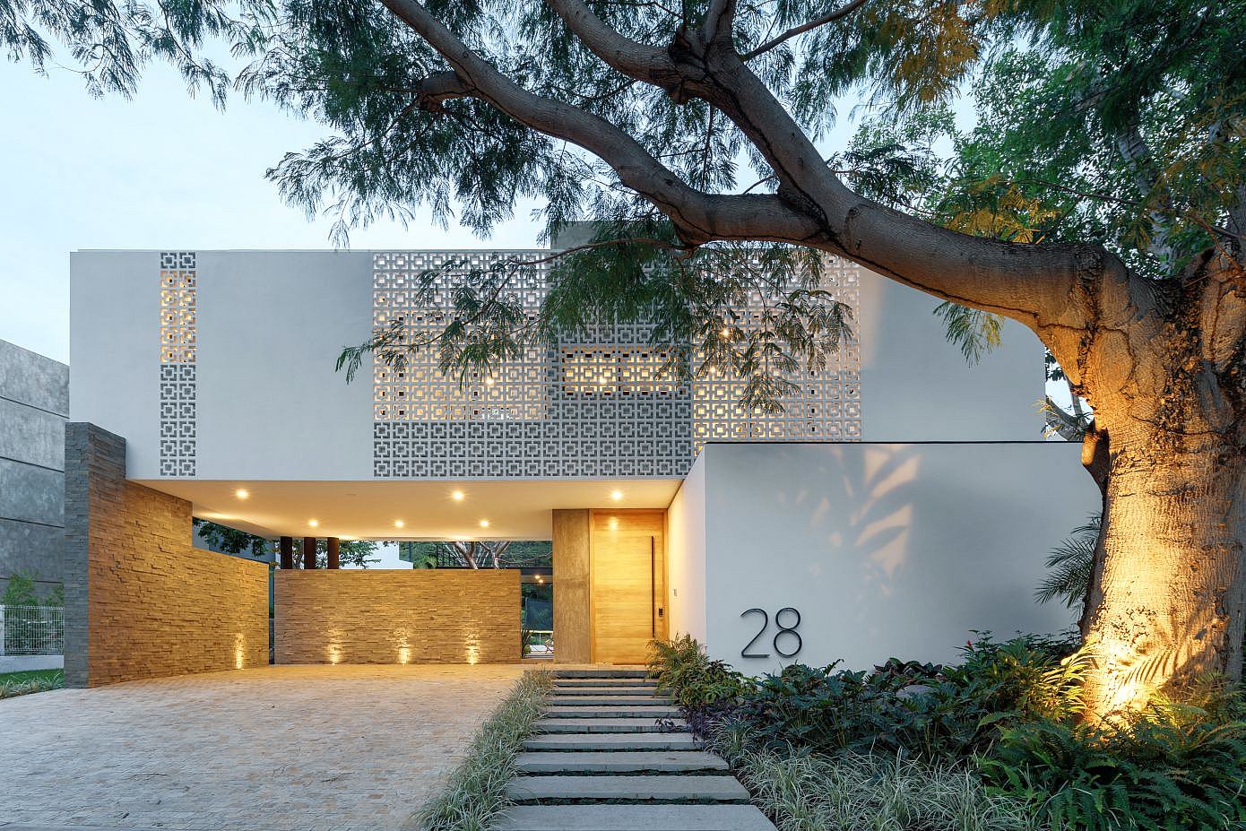 Casa la Blanca by Di Frenna Arquitectos