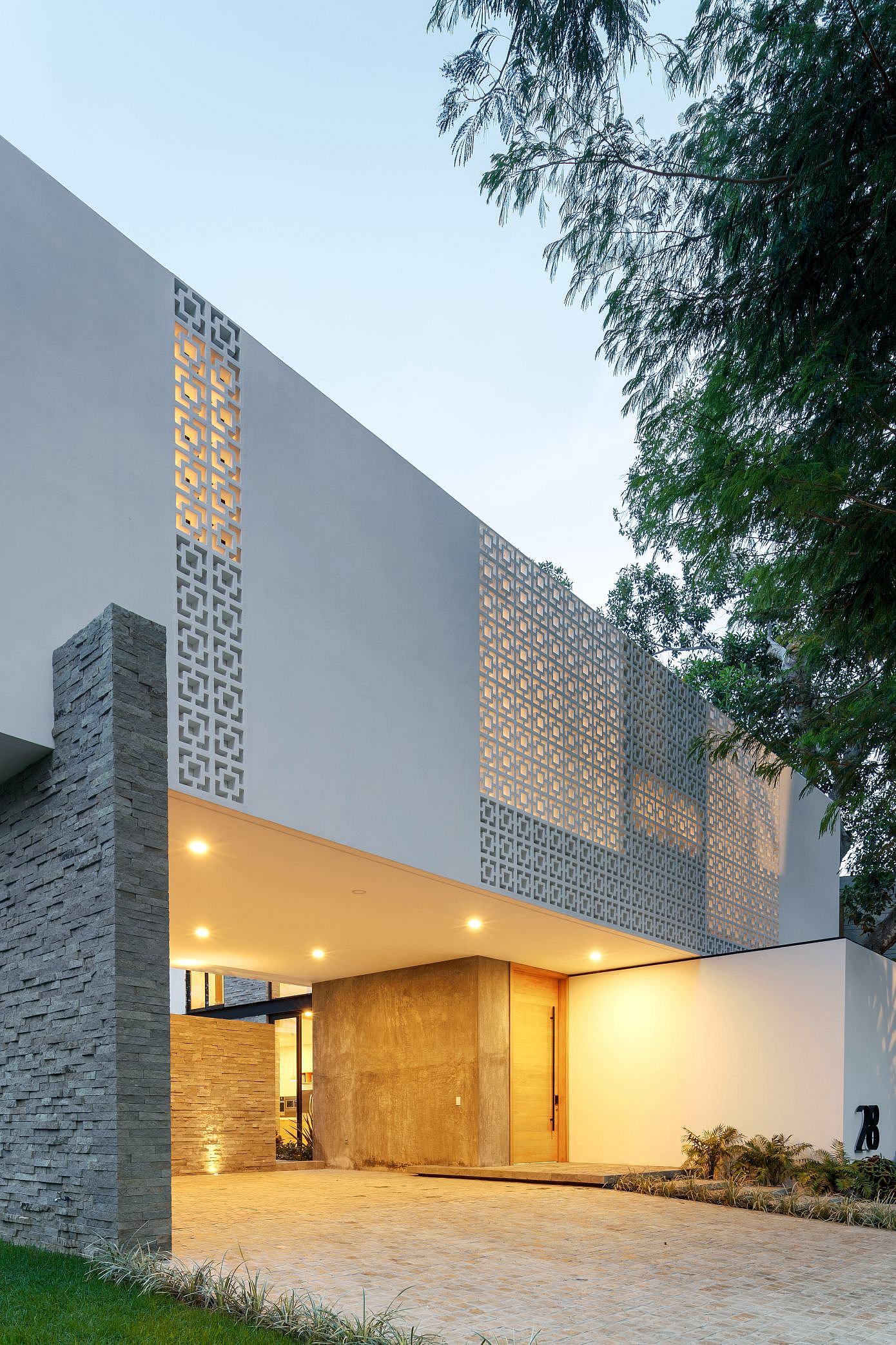 Casa la Blanca by Di Frenna Arquitectos