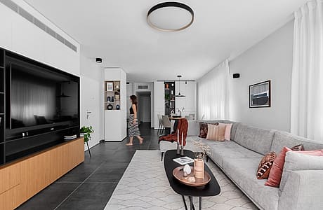 Meticulous and Elegant Penthouse by Bazelet Architects