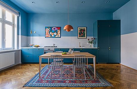 Symmetry Apartment by Ale Preda Architecture