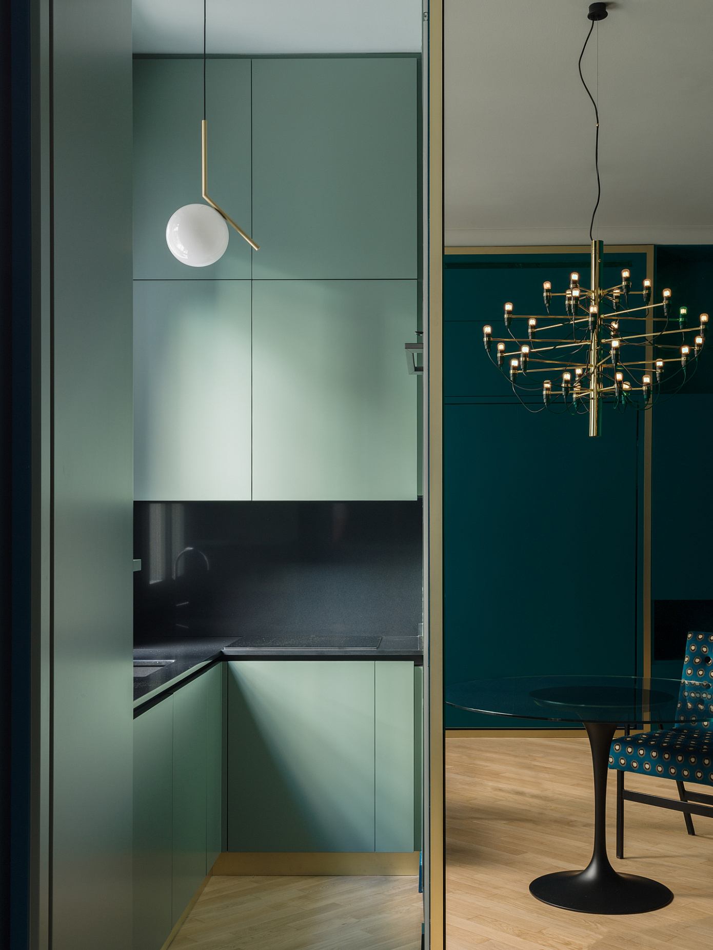 Lush Ocean House by Alessandro Mazzucchi