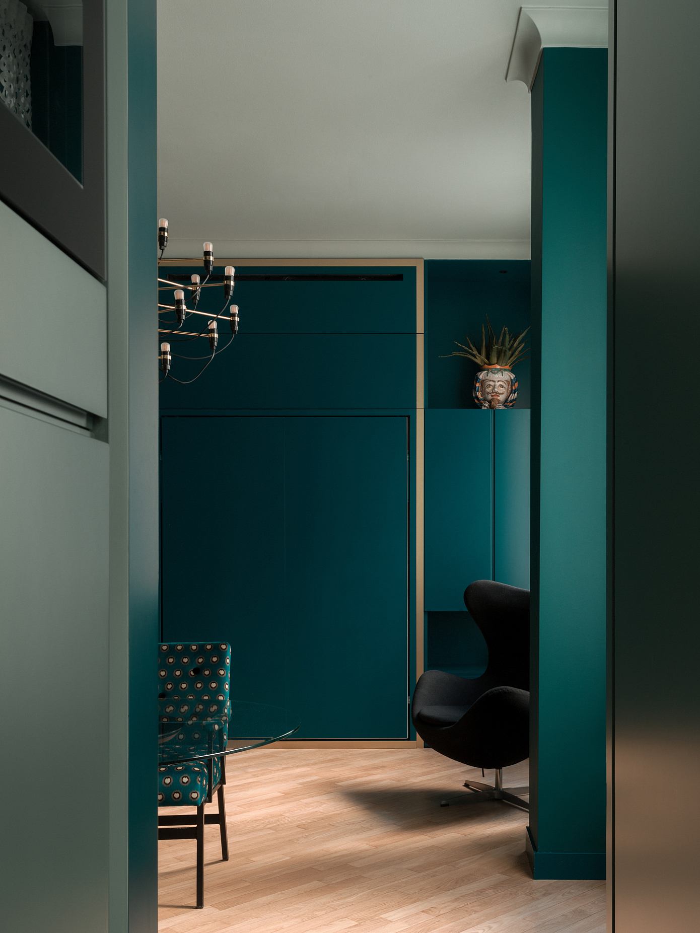 Lush Ocean House by Alessandro Mazzucchi