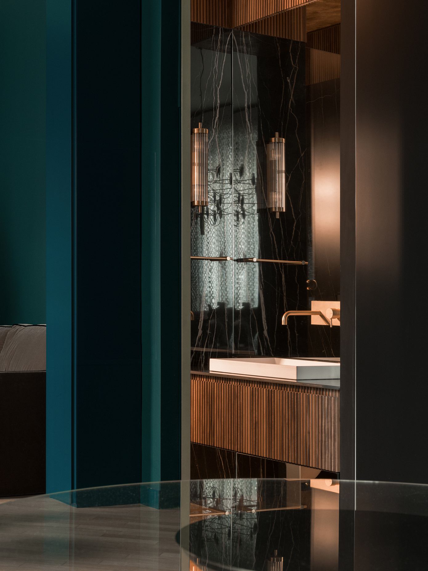 Lush Ocean House by Alessandro Mazzucchi