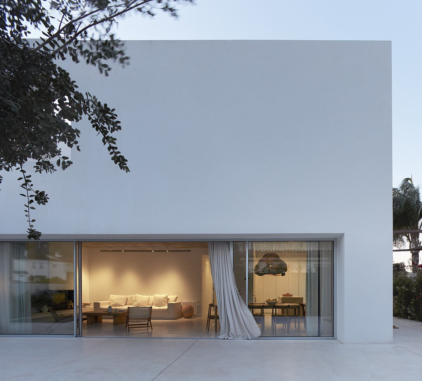 Pons House by Andrea Pons Arquitectura