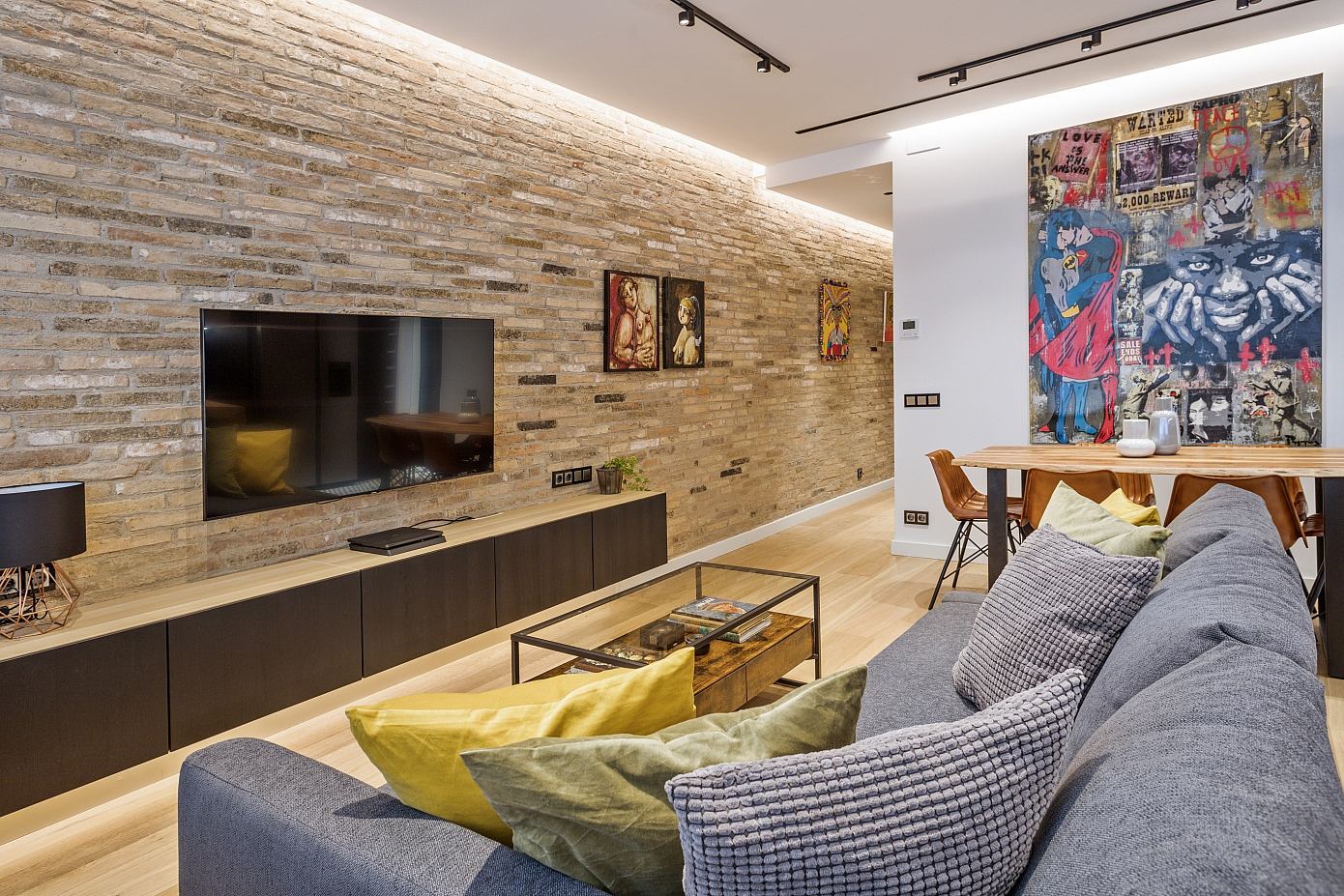 Small Apartment by Luis Sanandres Interiorismo