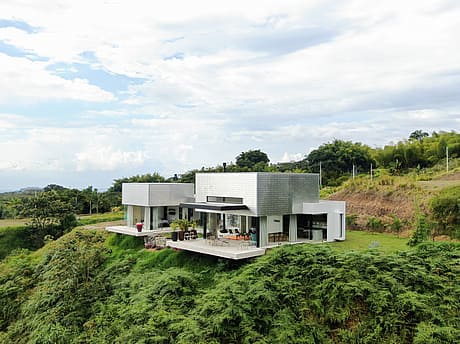 Casa Condina by Velez Valencia Arquitectos - 1