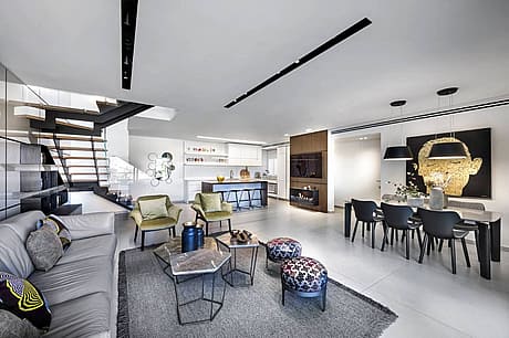 A Fashionable Duplex in an Urban Landscape by Tzvia Kazayoff - 3