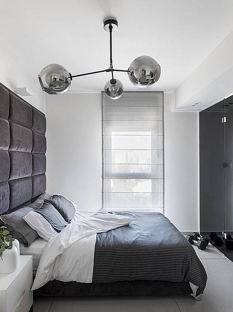 A Fashionable Duplex in an Urban Landscape by Tzvia Kazayoff - 10