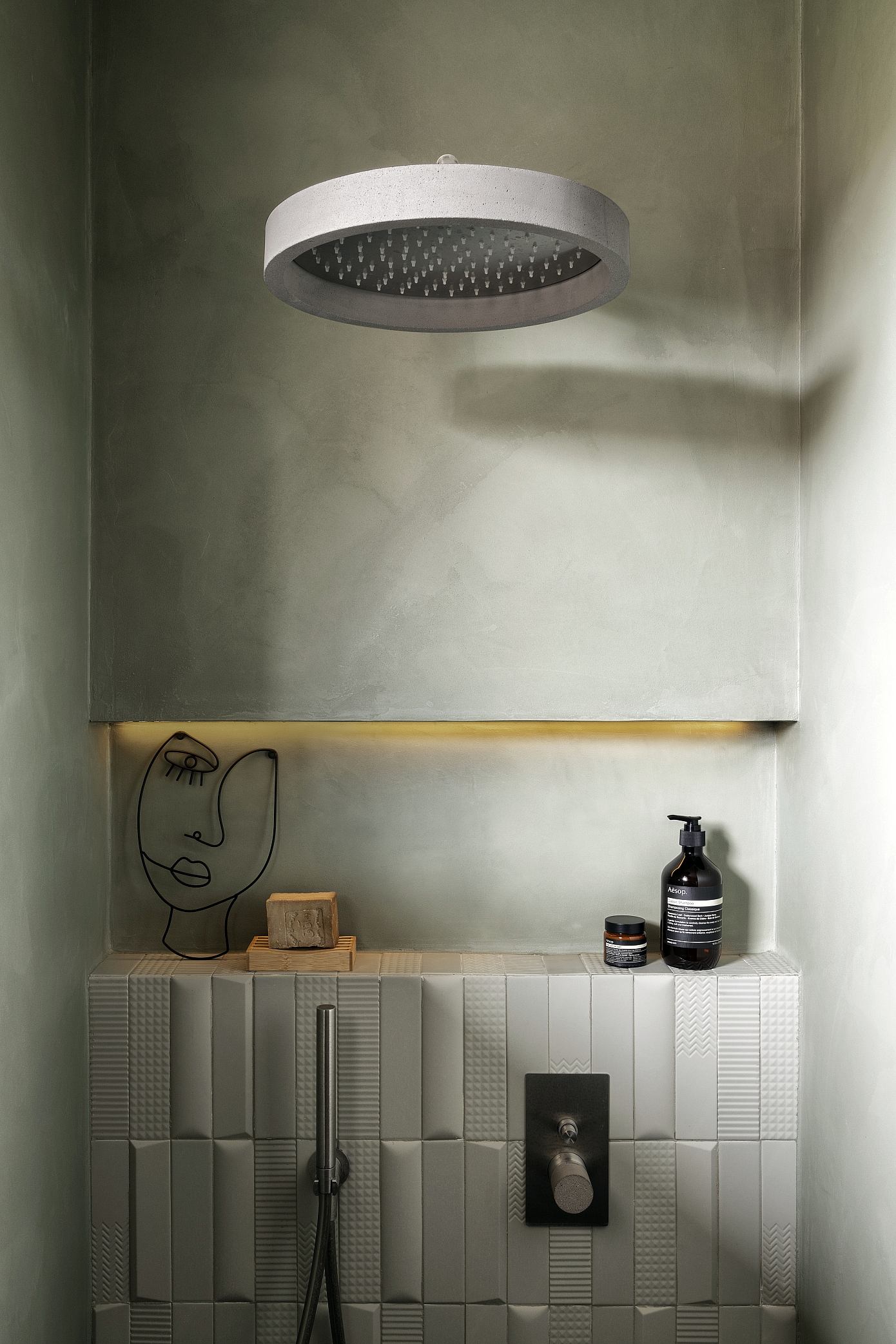 Mini Apartment in Milan by Chroma Studio