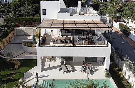 Villa Senses by Alejandro Gimenez Architects