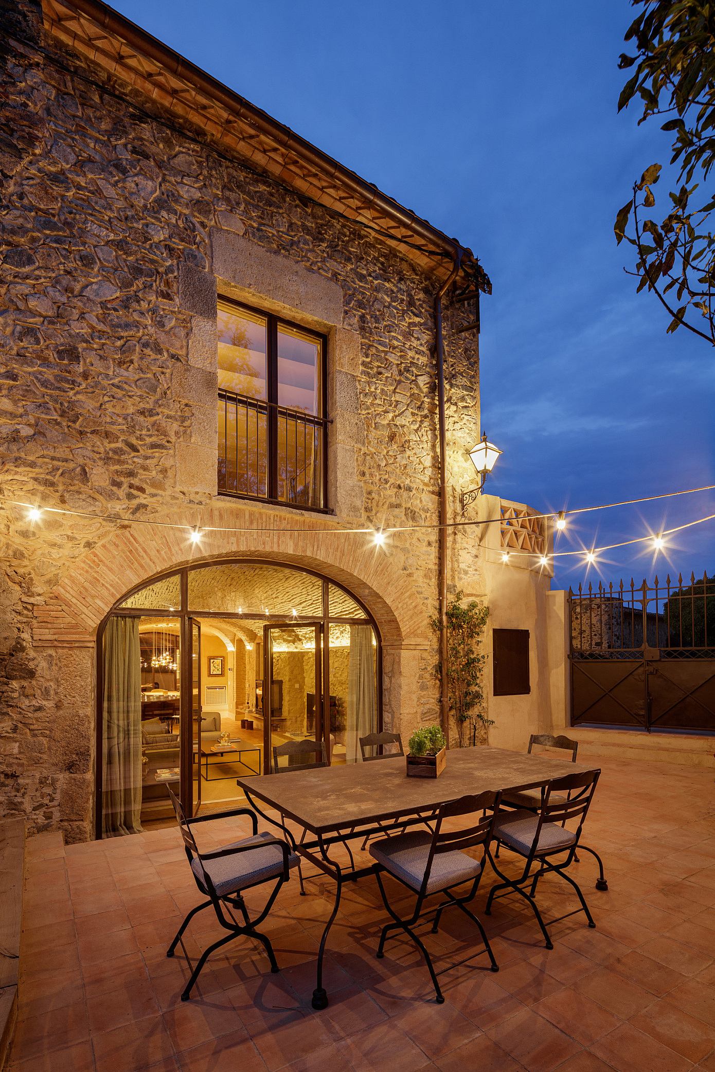 Can Freixes by Pepe Gascón Arquitectura