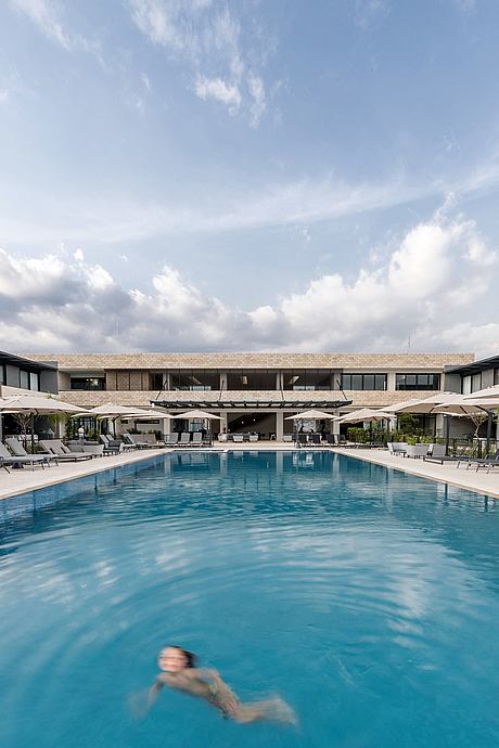 Aventus Clubhouse by Parás+ Izquierdo Architecture - 1