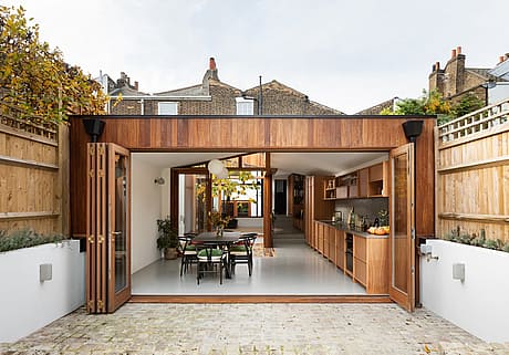 A Cloistered House by Turner Architects - 1