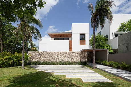 Delfines House by Estudio AM Arquitectos - 1