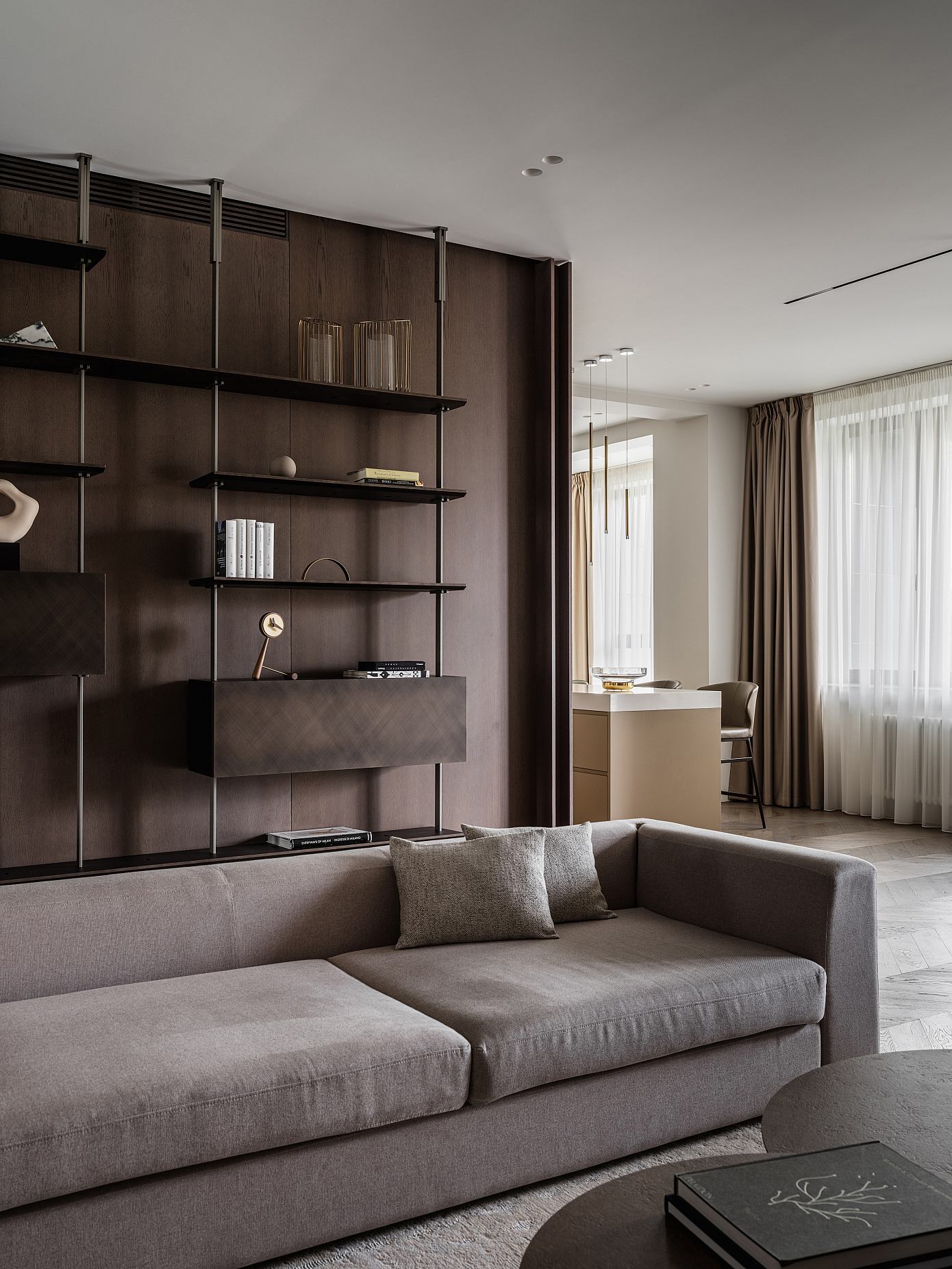 Red Side 165 by Babayants Architects