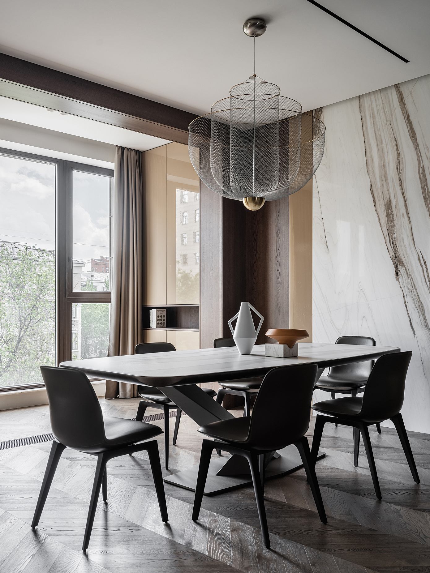 Red Side 165 by Babayants Architects