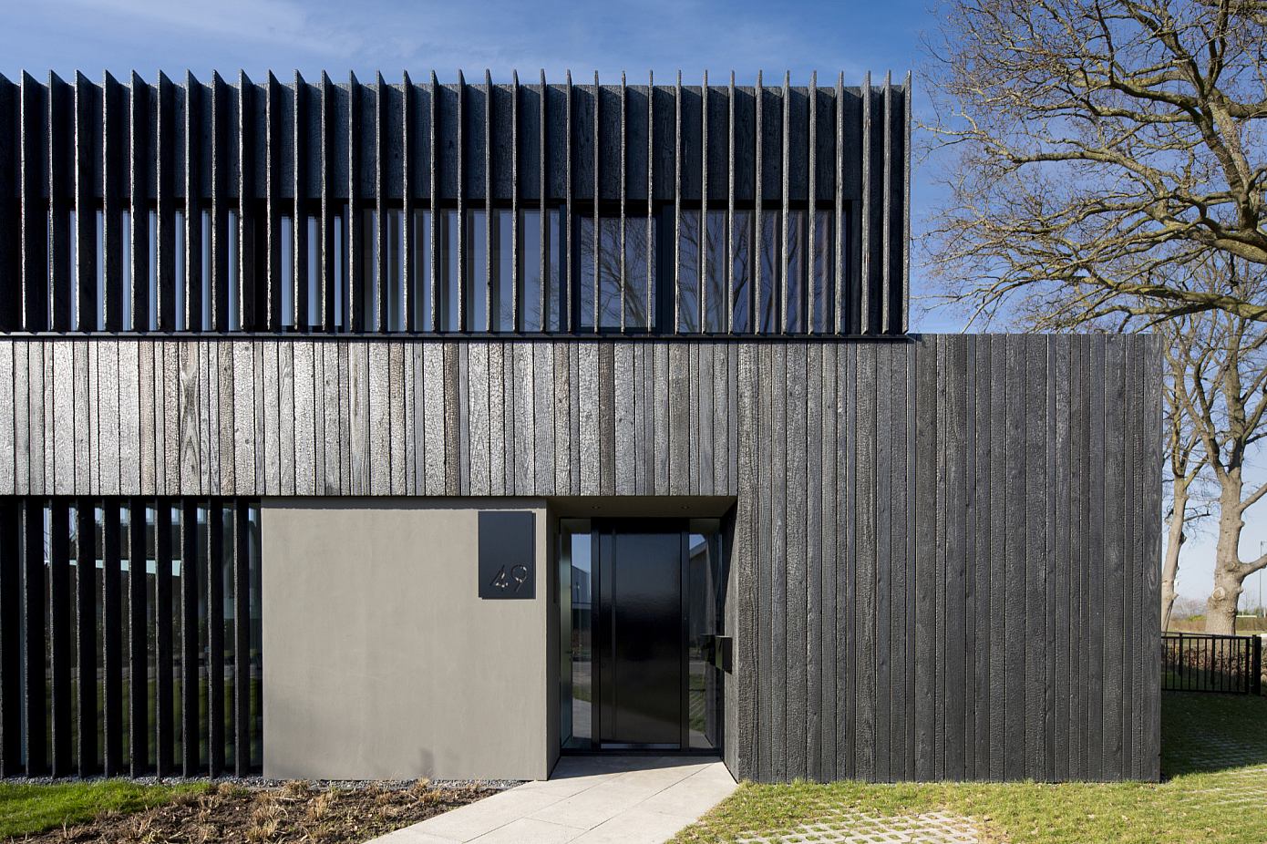 Silky Black House by Joris Verhoeven Architecture