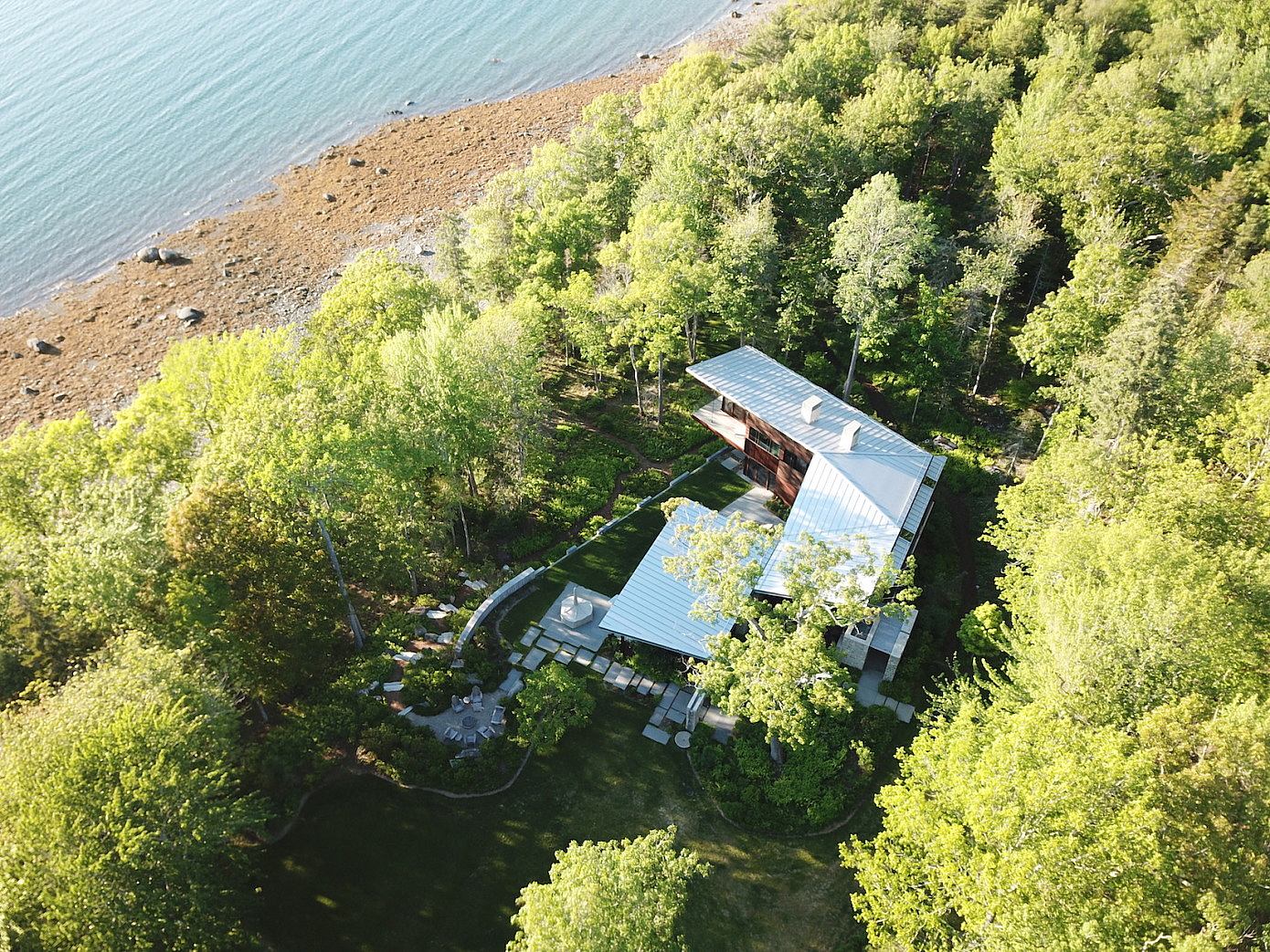 August Moon Main House by Span Architecture