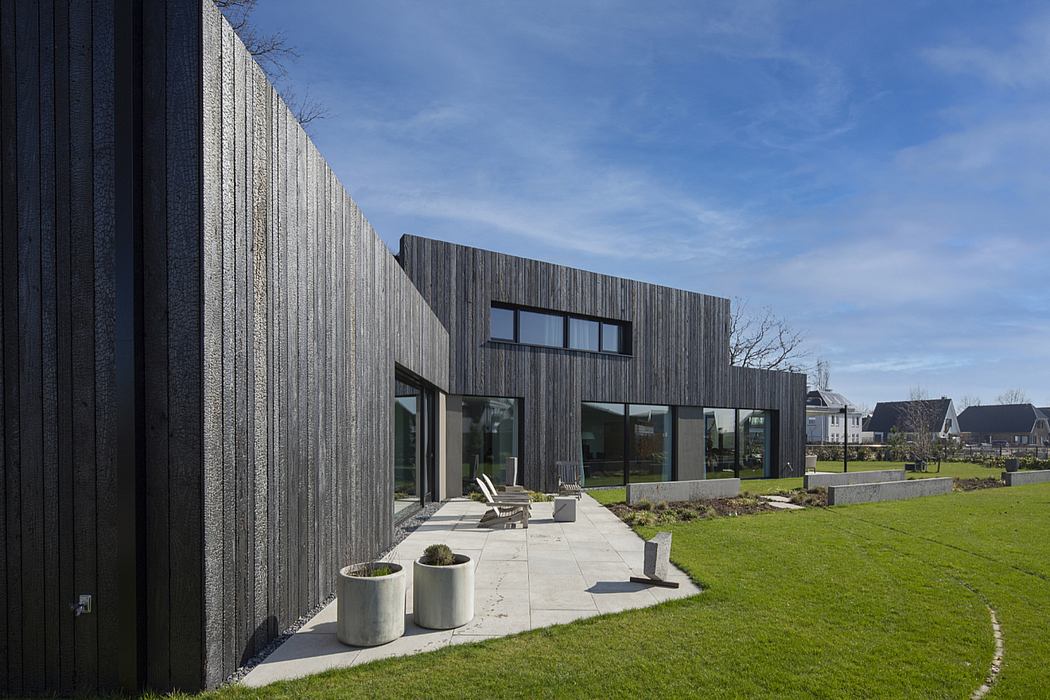Silky Black House by Joris Verhoeven Architecture