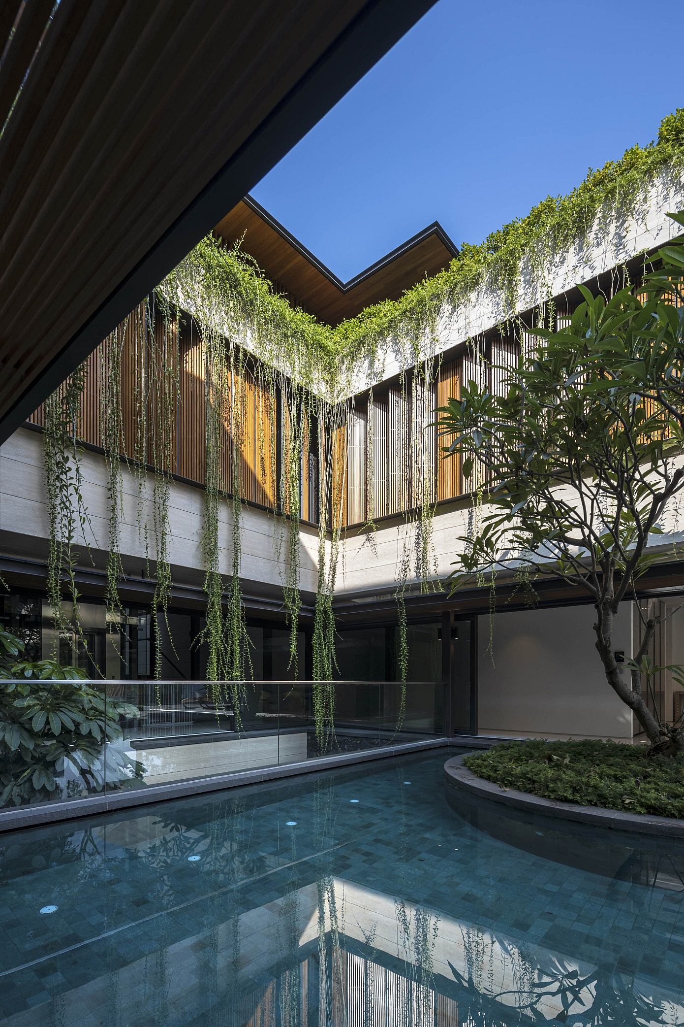 Water Garden House by Wallflower Architecture + Design