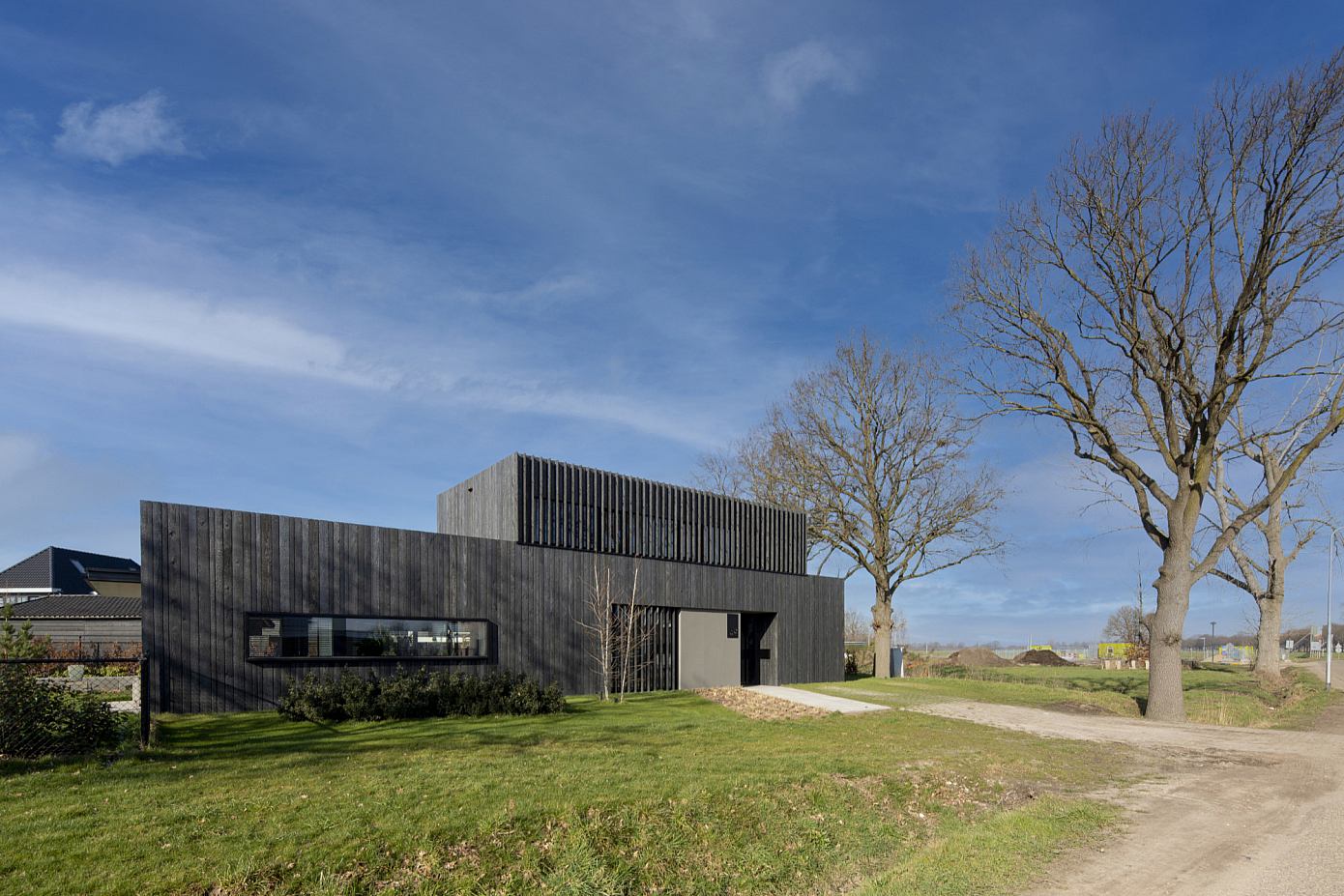 Silky Black House by Joris Verhoeven Architecture