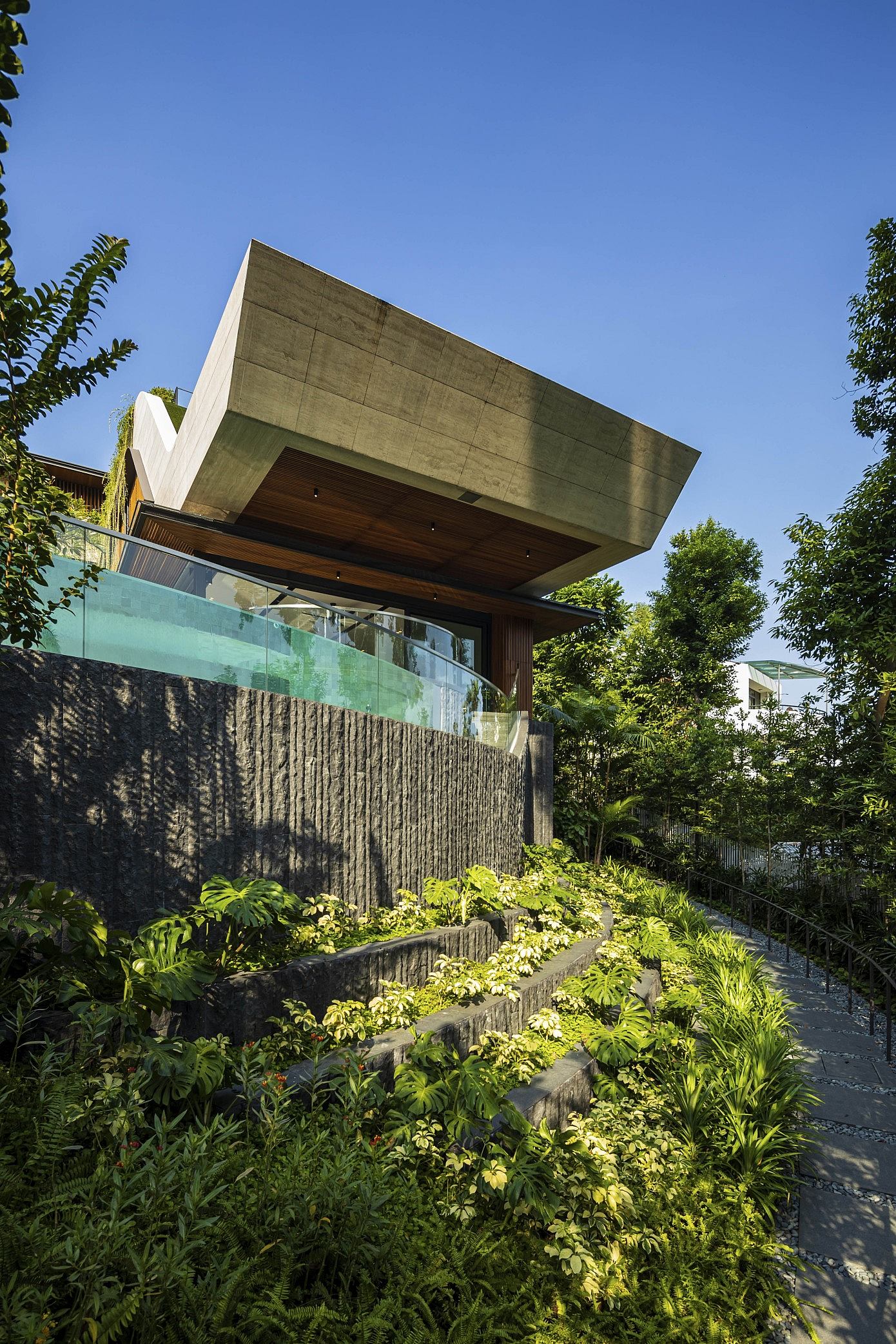 Water Garden House by Wallflower Architecture + Design