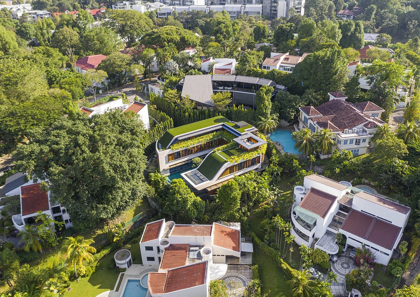 Water Garden House by Wallflower Architecture + Design