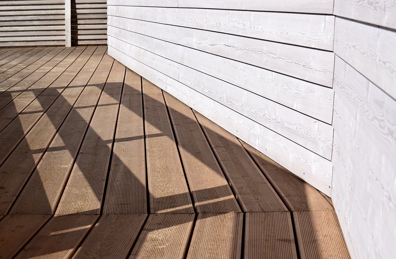 Building a Deck Made Easy: Useful Tips From the Experts