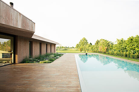 House with Swimming Pool by MIDE architetti - 2