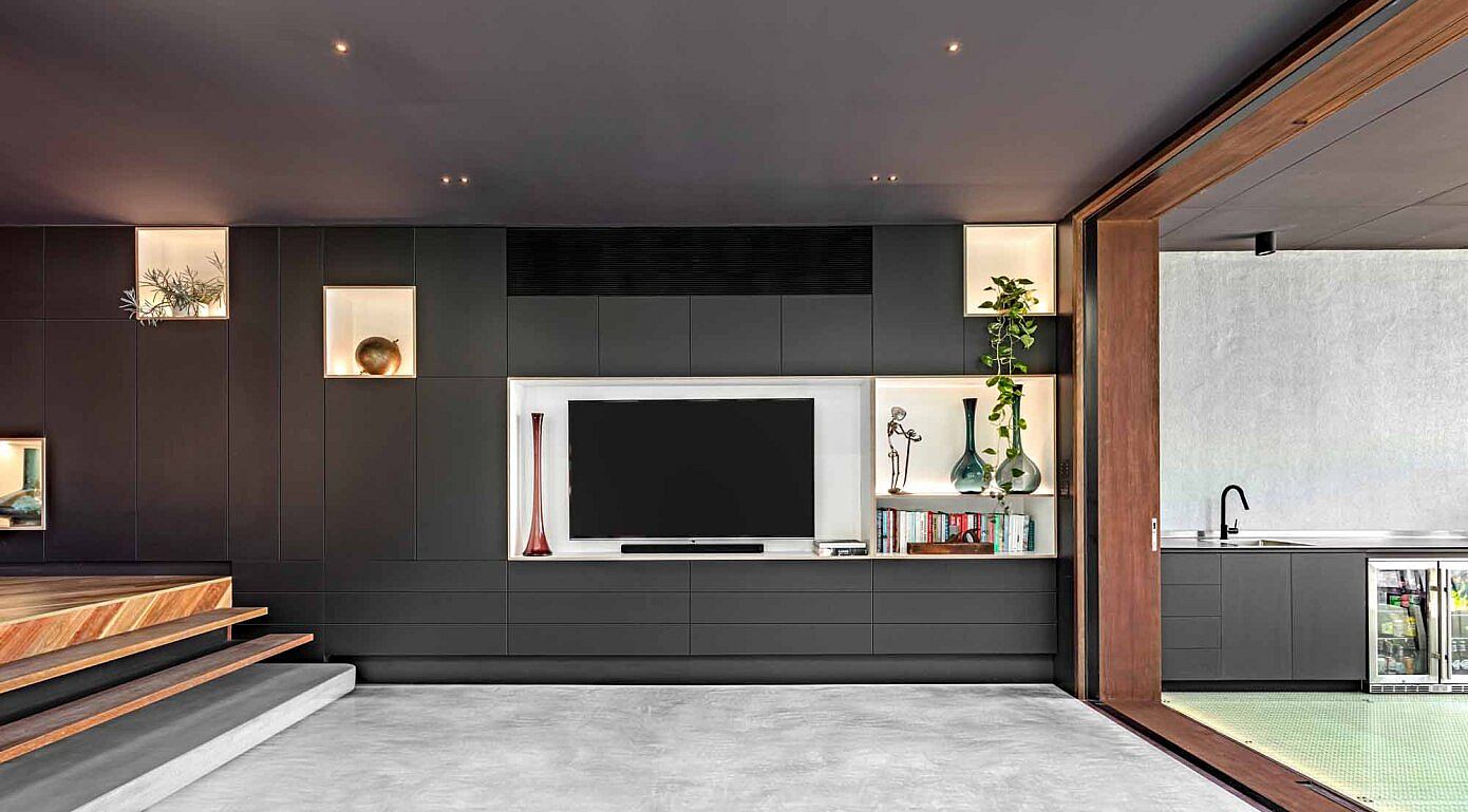 ZZ Top House by CplusC