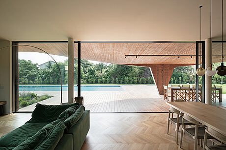 House with Swimming Pool by MIDE architetti - 3