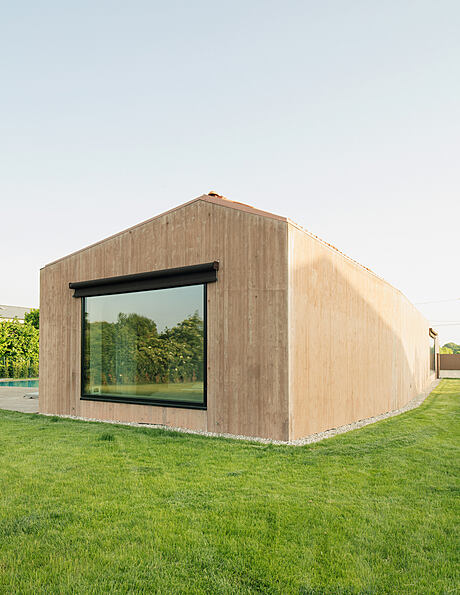 House with Swimming Pool by MIDE architetti - 12